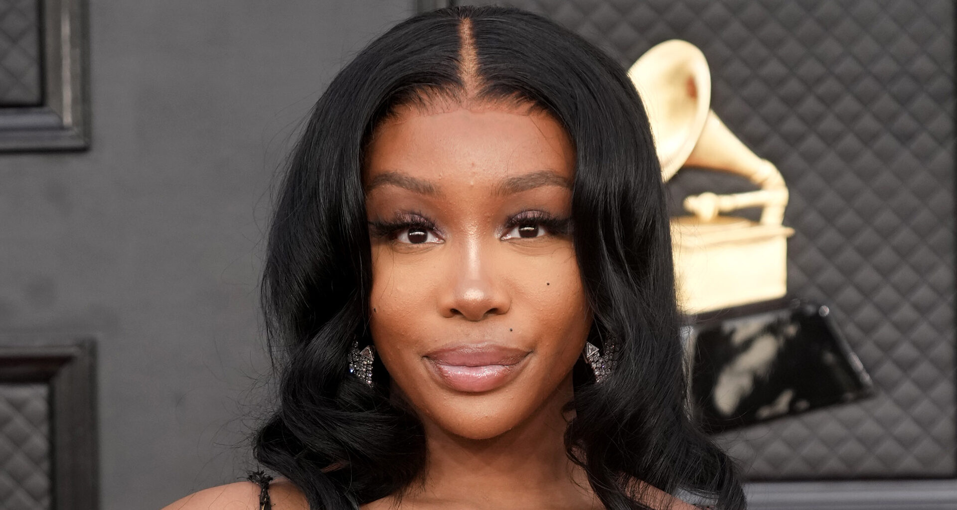 SZA announces break from performing and says ‘finally about to get my life together’ after SOS tour ends