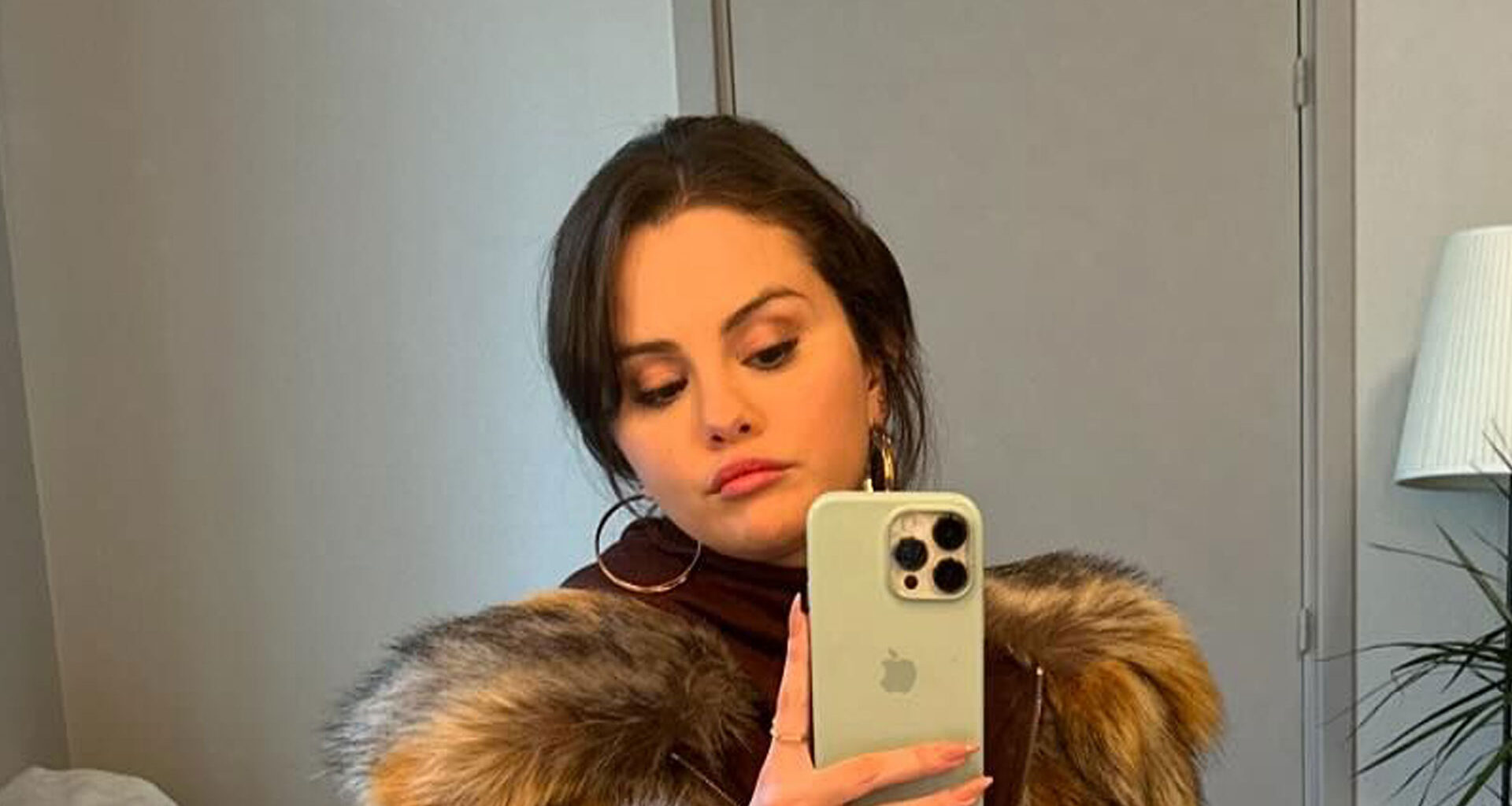 Selena Gomez drops 3 new ‘clues’ she’s engaged to Benny Blanco as she breaks down in tears over career news