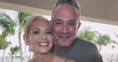 90s stars Sarah Michelle Gellar & Freddie Prinze Jr. fans gush ‘you two don’t age’ as couple celebrates 22nd anniversary