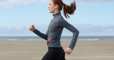 woman walking outdoors for exercise, concept of how to lose one pound a week by walking