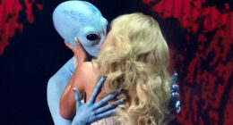 Sabrina Carpenter’s VMA performance features steamy makeout with alien – and fans call live moment ‘iconic’