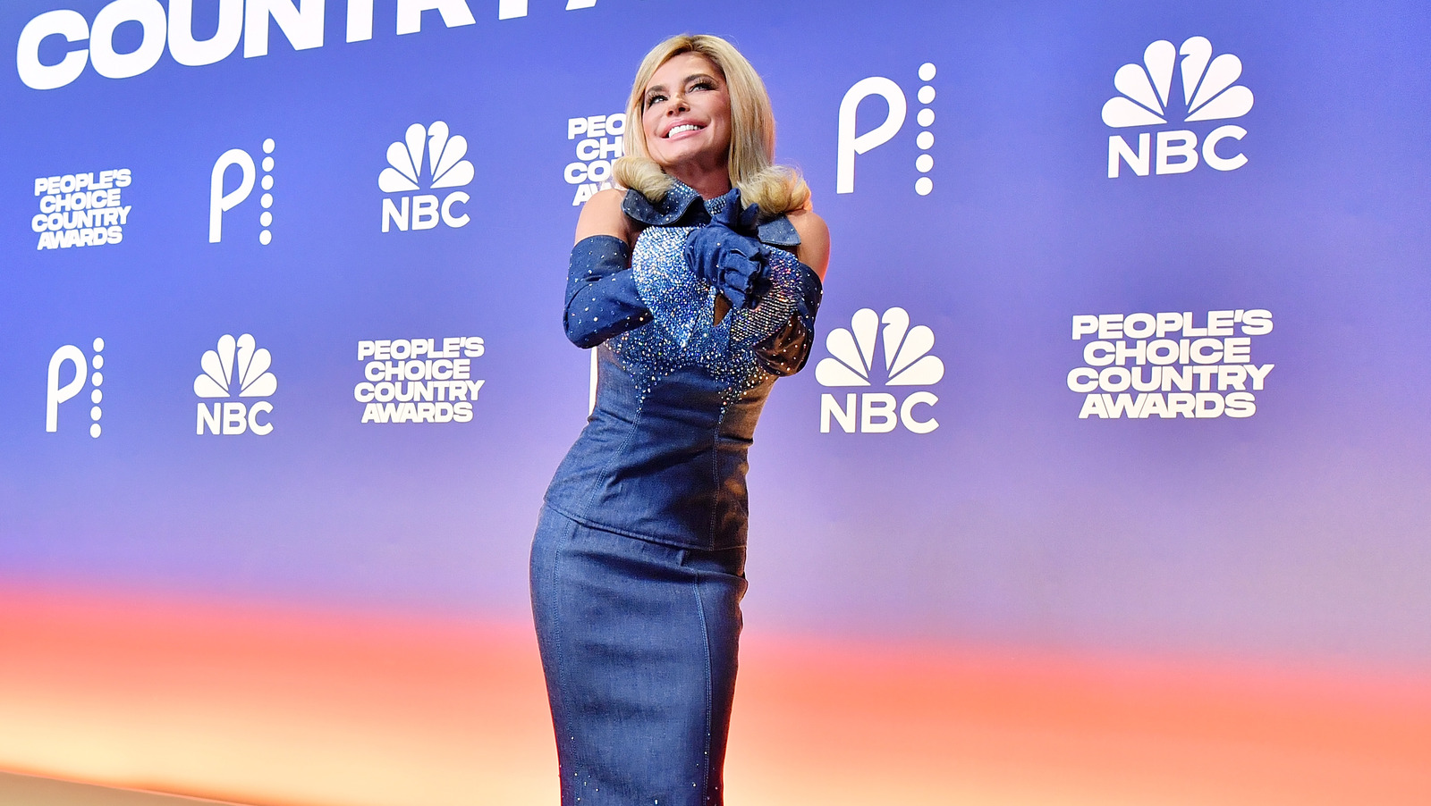 Shania Twain's 2024 People's Choice Country Awards Hair Rivals Reba McEntire's Wacky Wig