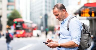 Six in 10 office workers blame their bad posture on tech devices