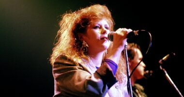 Who was singer Kirsty MacColl and when did she die?