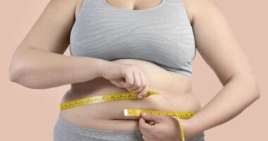 Forget BMI - a new 'roundness' measure predicts how much fat you have on the inside no matter your build and tells if you'll die early. Here's how to find your score...