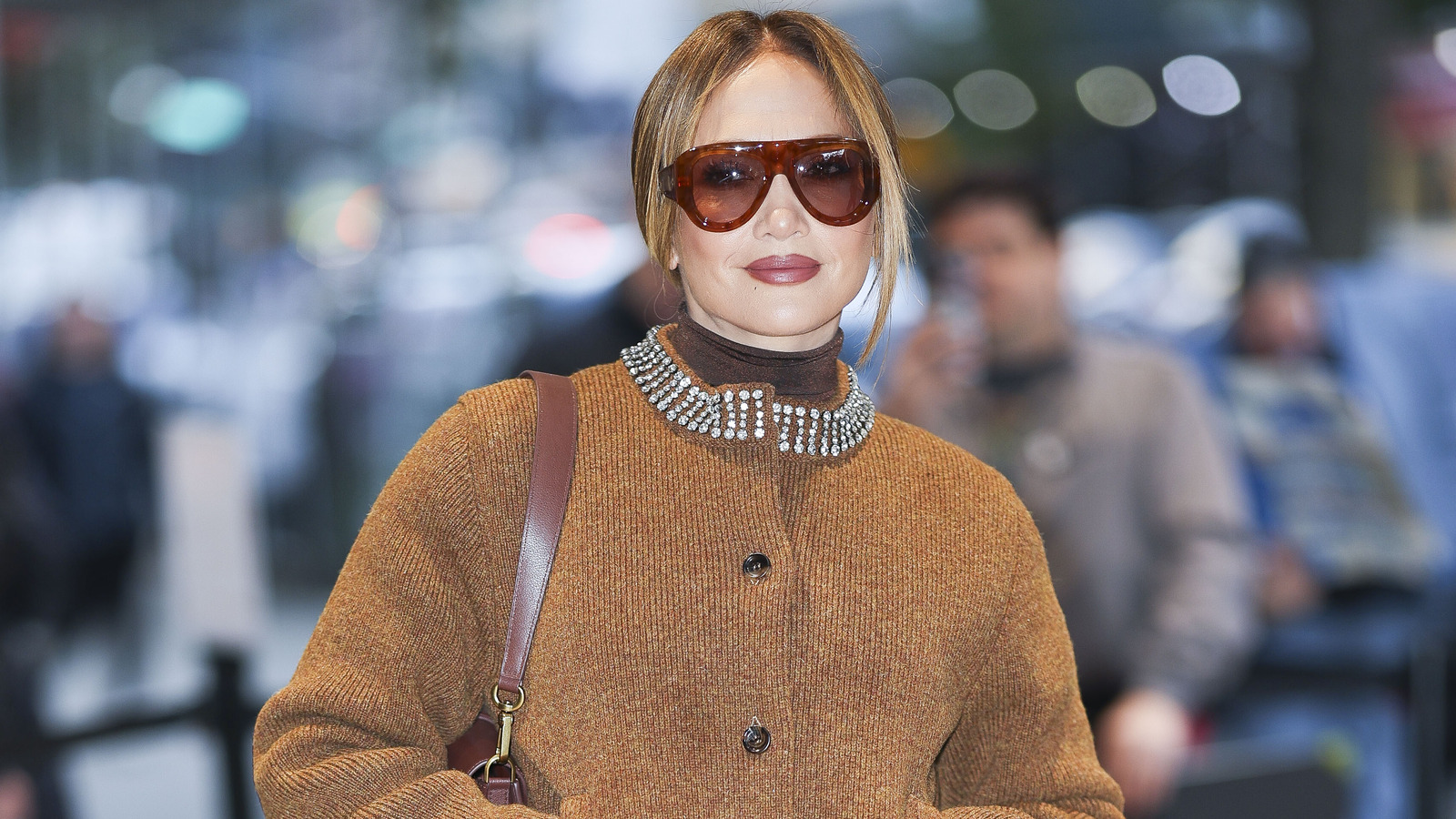 J.Lo Ramps Up Her Scandalous Style As Sources Say Ben Affleck Is Ready To Mingle