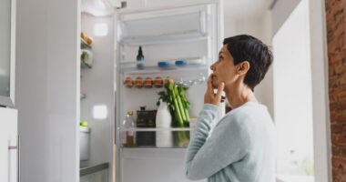 Professor says never store these four common foods in your fridge - or you'll ruin them