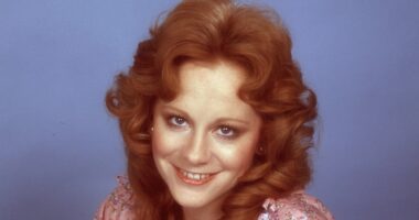 Reba McEntire's Worst Hair Transformations: From Her Sitcom To The Voice