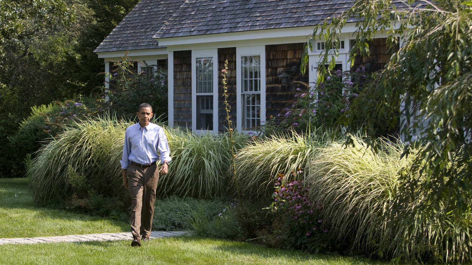 The Shady Detail About The Obamas' House On Martha's Vineyard No One Talks About