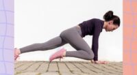 woman doing the mountain climber exercise on the floor