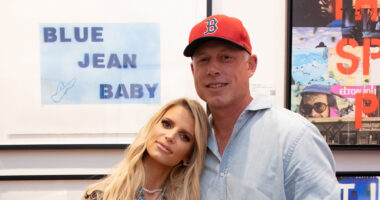 Jessica Simpson’s ‘divorce’ from Eric Johnson could turn into ‘complete dumpster fire’ as they fight over her ‘$200m’