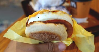 mcdonalds egg mcmuffin breakfast