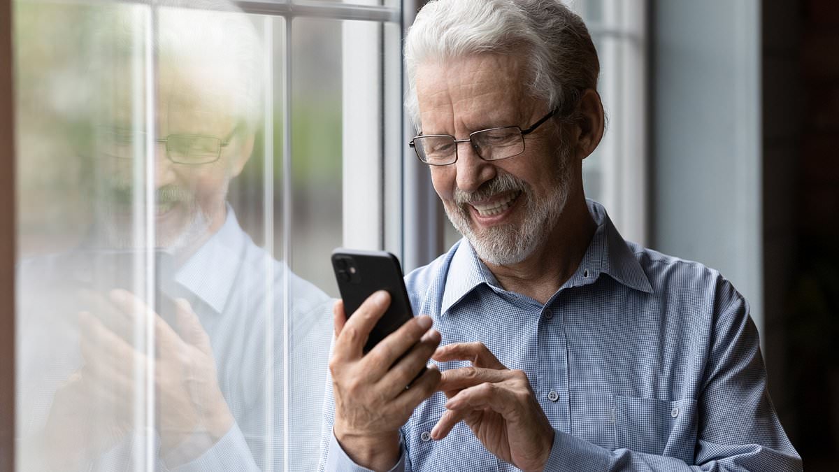 Surfing the internet in middle age can cut risk of dementia in later life by more than half, study shows