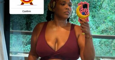 Lizzo wows fans as she shows off incredible body transformation after reaching goal weight