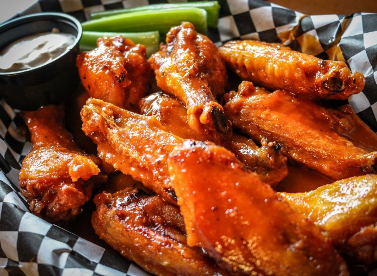 These 8 Fast-Food Chains Serve the Best Wings, Ranked by Crispiness and Flavor