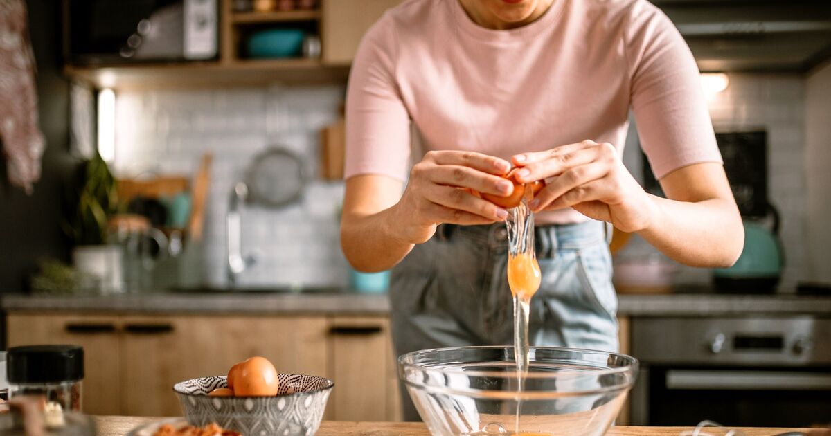 You're cooking eggs wrong as nutritionist warns 'never use' common ingredient