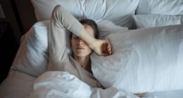 3 ‘persistent’ cancer warning symptoms that appear in the morning