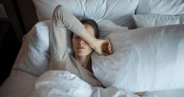 3 ‘persistent’ cancer warning symptoms that appear in the morning