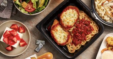 7 Restaurant Chains Where You Can Still Get a Full Meal Under $13