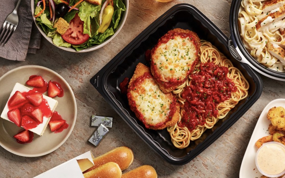 7 Restaurant Chains Where You Can Still Get a Full Meal Under $13