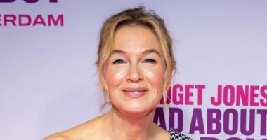 Bridget Jones star Renée Zellweger fuels rumors she’s secretly engaged to Ant Anstead with bizarre bandage on left hand