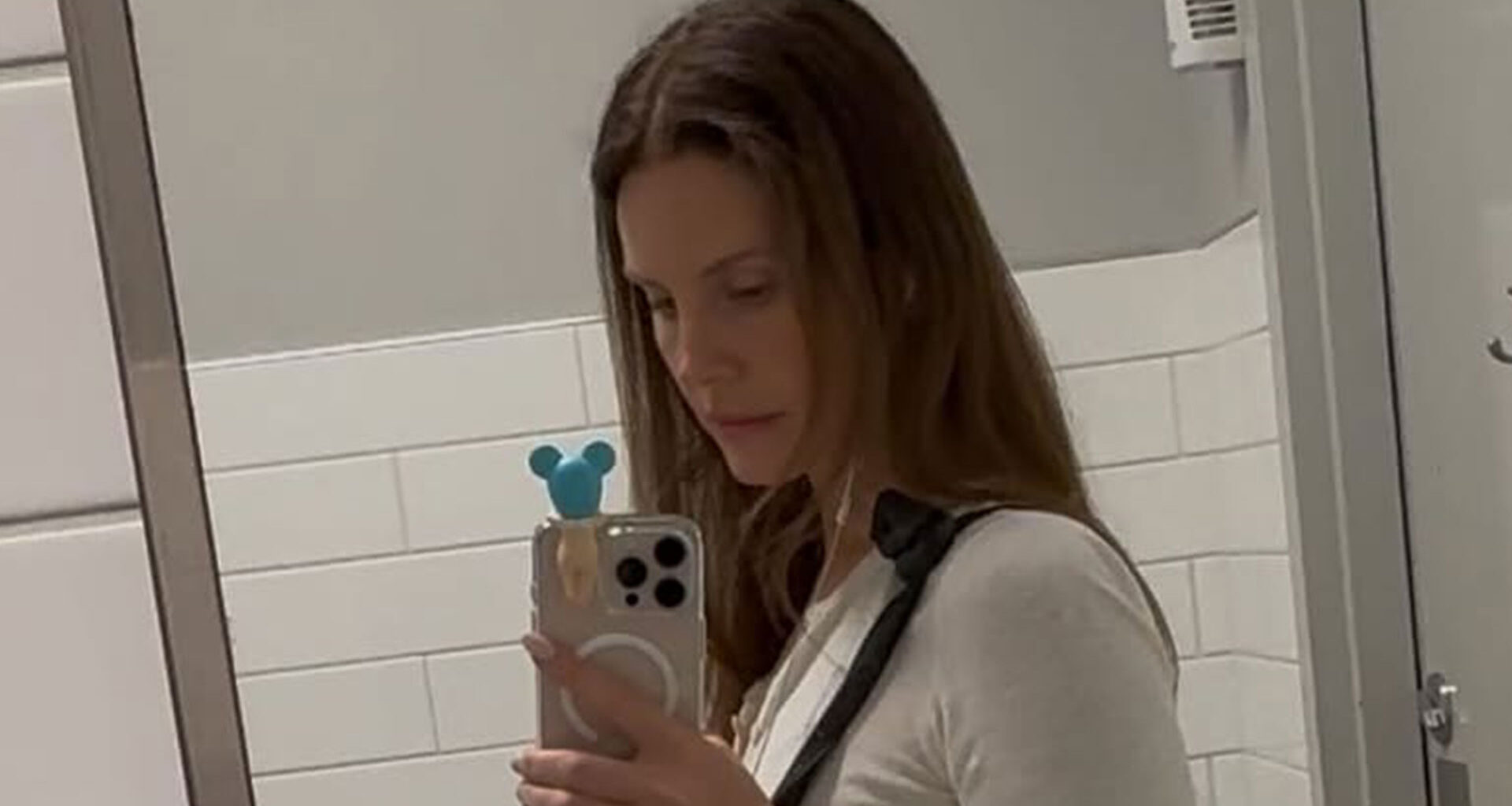 Lana Del Rey fans suspect singer is pregnant with her first child after spotting ‘clue’ in new post