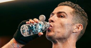 What does Cristiano Ronaldo eat? How he shapes diet, daily meals, banned foods and secrets