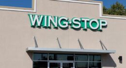 wingstop restaurant exterior