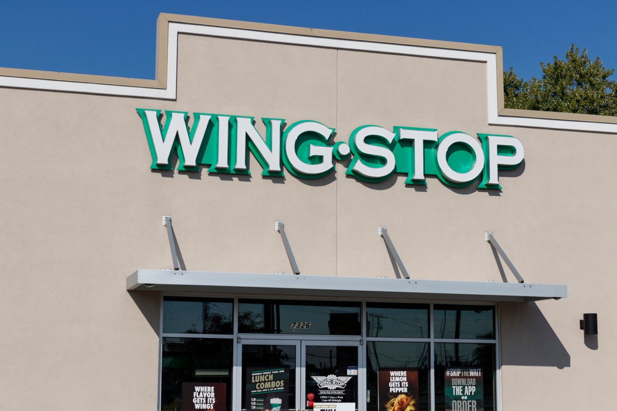 wingstop restaurant exterior