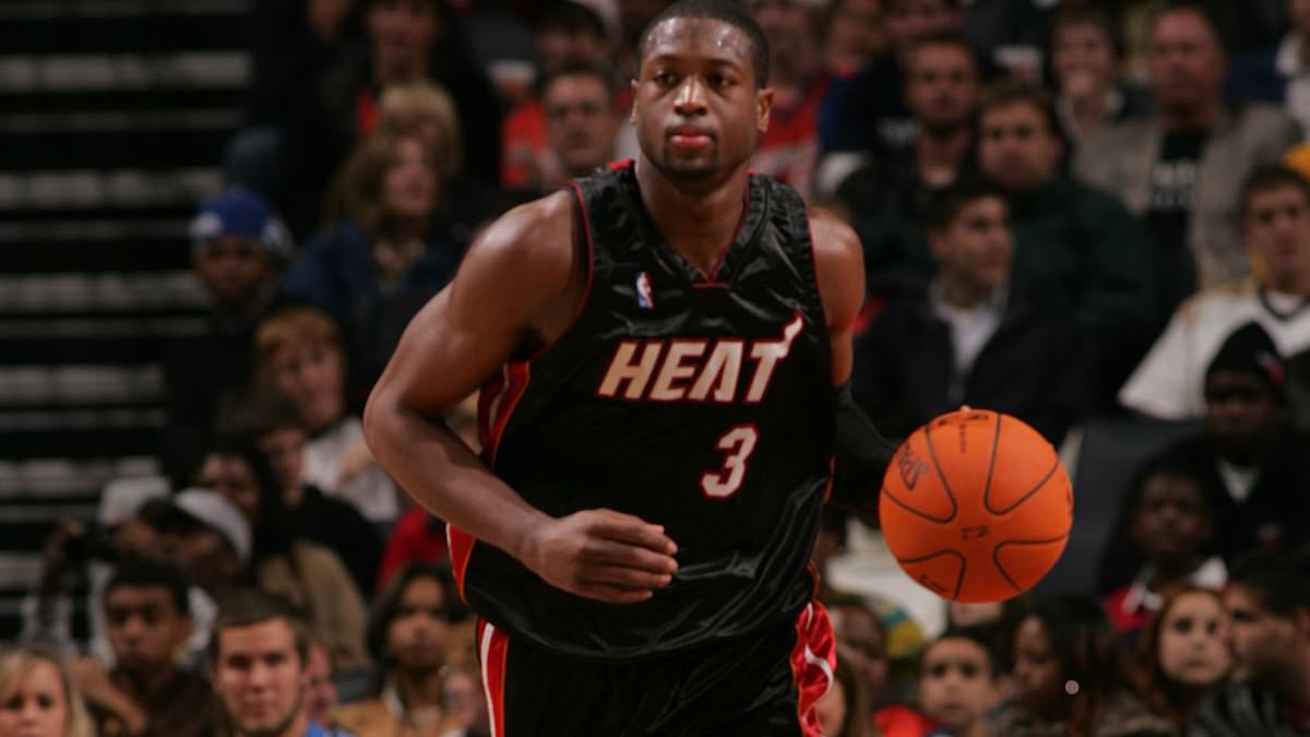 Dwyane Wade reveals strange symptoms he 'didn't understand' that led to kidney cancer diagnosis