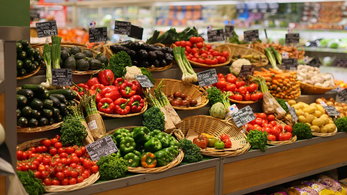 I'm a food safety professional -there's 3 supermarket foods I'd never touch.. they could KILL